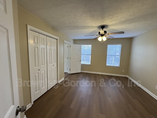 Photo - 1111 Cedarhill Ct