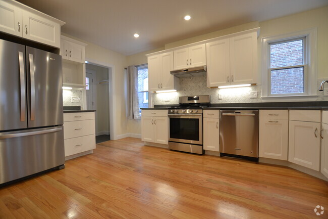 Building Photo - 11 Curtis Ave Unit 2 Rental