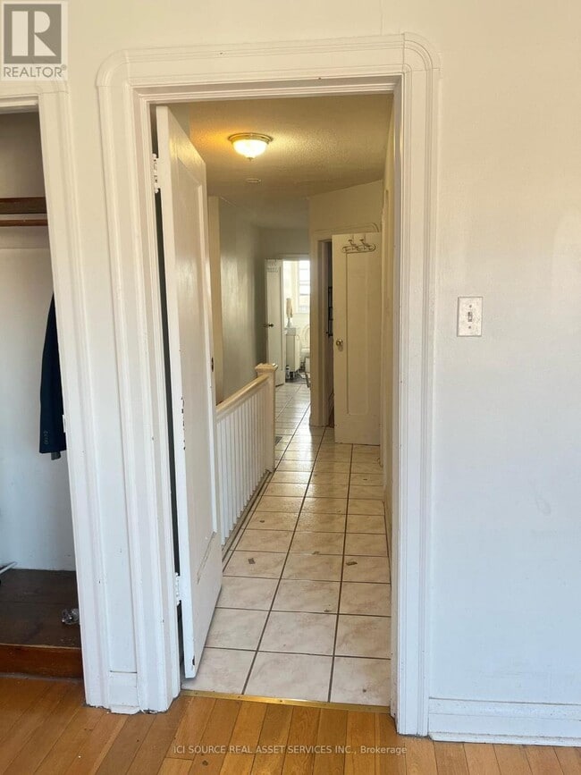 Photo - 56 Markham St