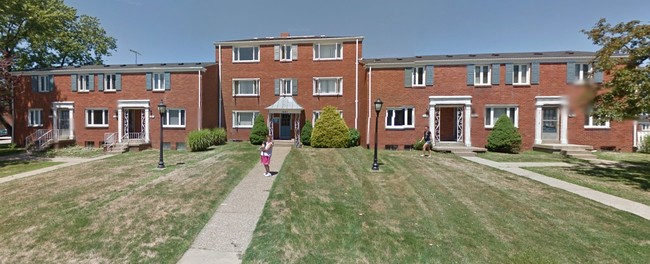 Skytop Village - Skytop Village Apartments
