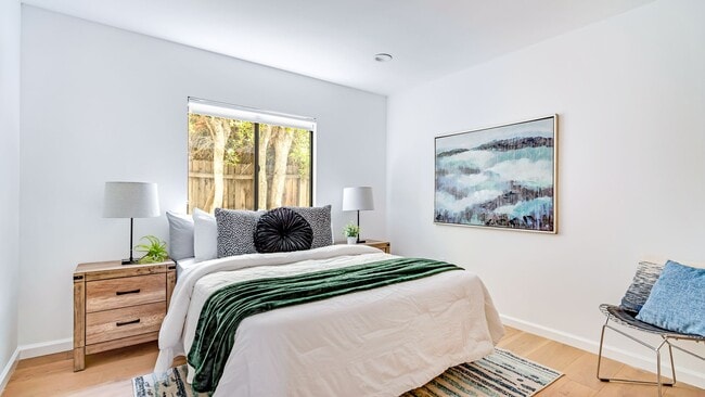 Photo - 1570 Myra Ave Unit #1570