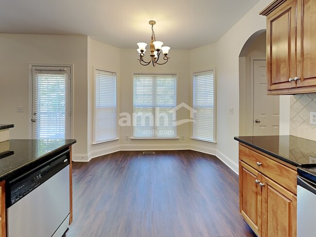 Photo - 2429 Adelaide Dr