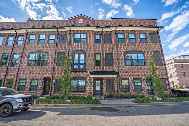 Building Photo - Bull Street District 3 Bedroom 3 1/2 Bath