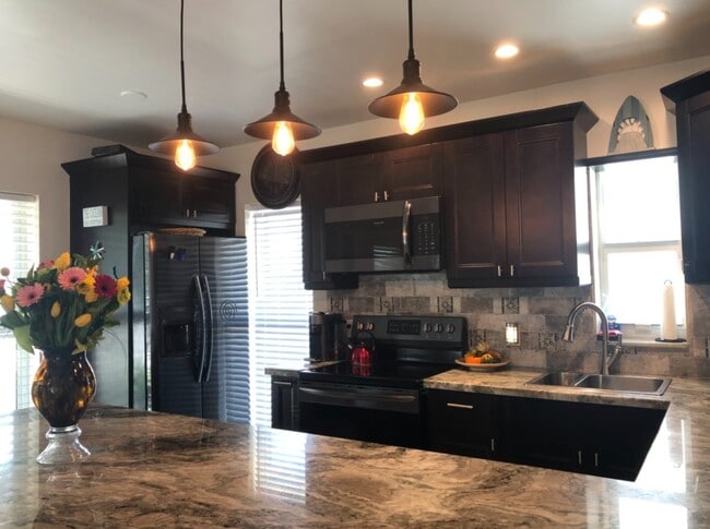 Building Photo - 4300 N Ocean Dr Unit C Rental