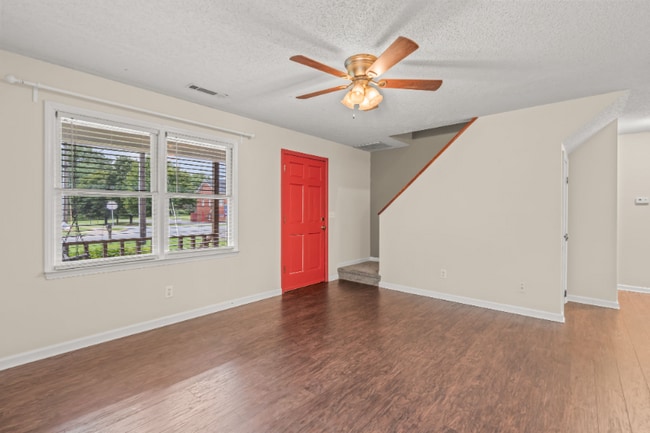Photo - 318 W Dalton Rd