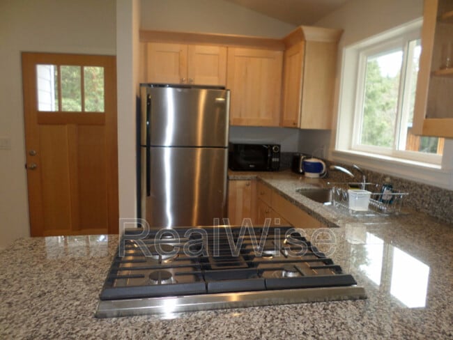 Photo - 209 Granite St