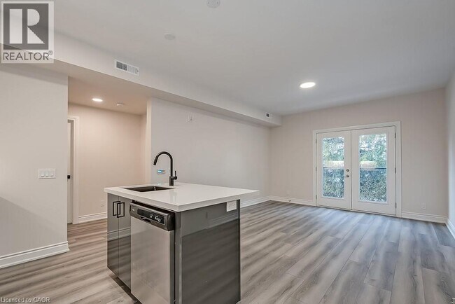 Photo - 259 King St E Unit 2C