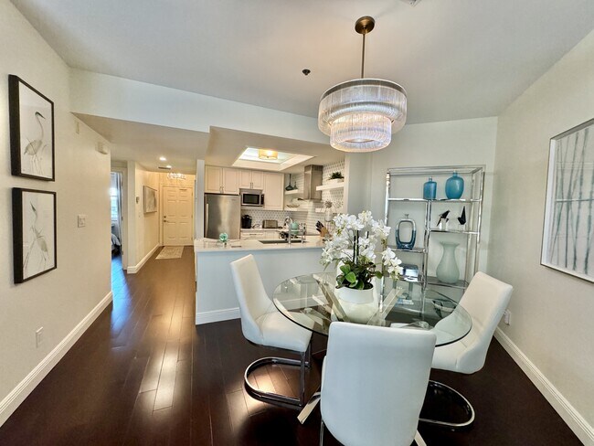 365 5th Ave S
