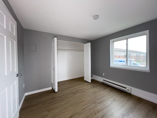 Photo - 2468 Lakeshore Blvd Unit C003
