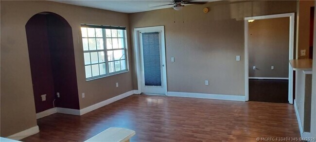 Photo - 1101 Belmont Ln