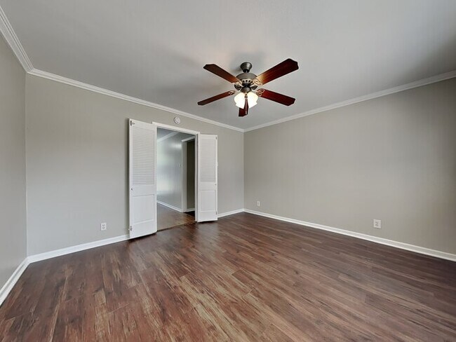 Photo - 614 Maydelle Ln