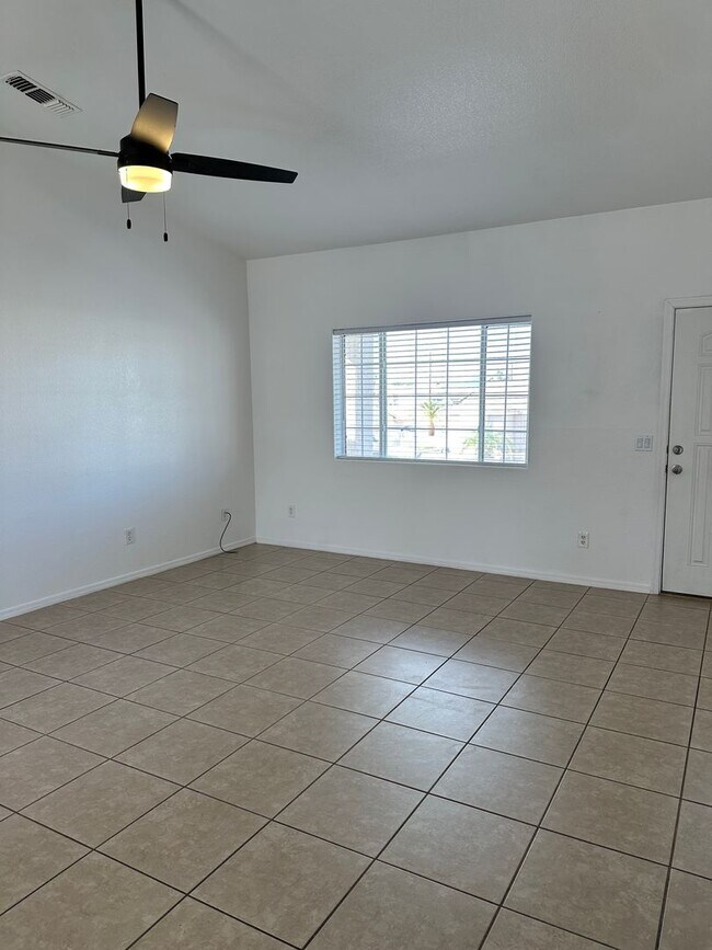 Long Term Unfurnished Available now House House Rental in Lake