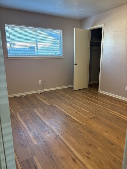 Photo - 2114 Yorktown Ct N