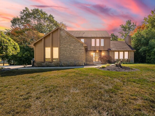 Building Photo - Fully Upgraded 3-Bed Farmington Hills Home!