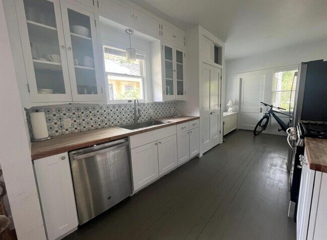 Photo - 3013 West Ave