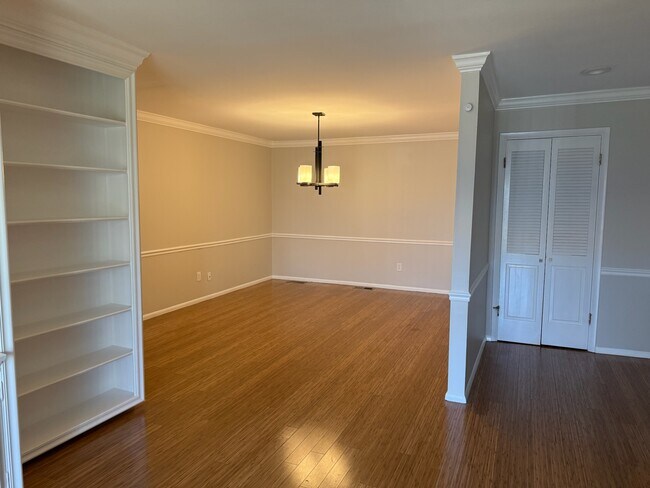 Photo - 10315 Forest Brook Ln Unidad #E