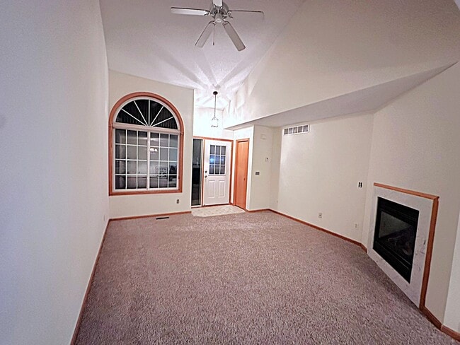 Photo - 1902 Aster Bay