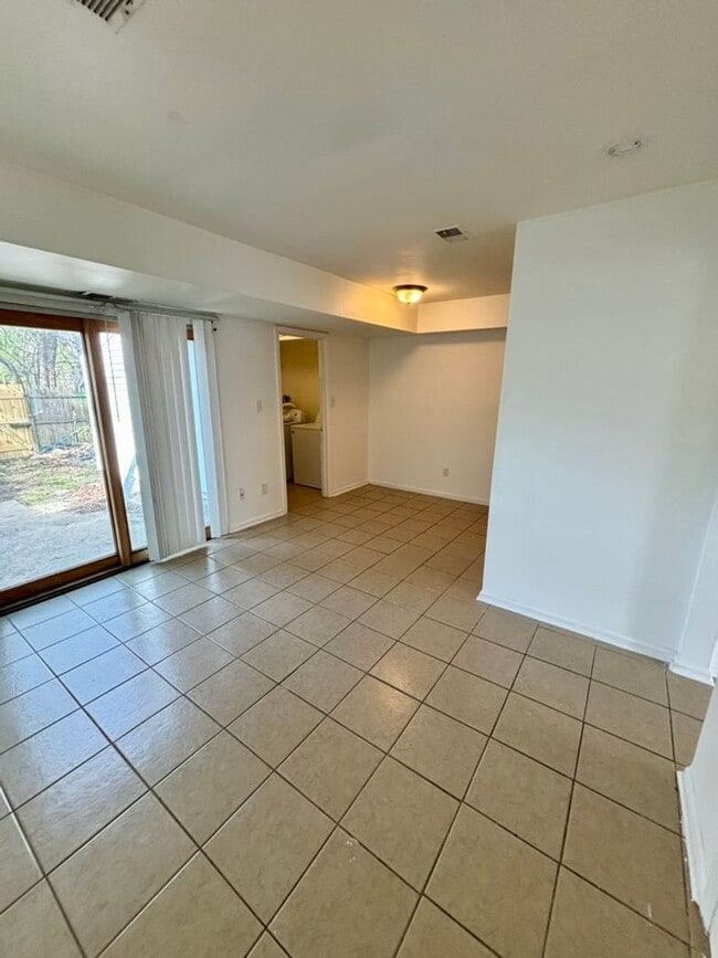 Photo - 68 Village Dr