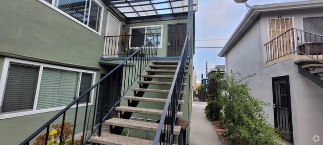 Building Photo - 1214 Amethyst St Unit D Rental