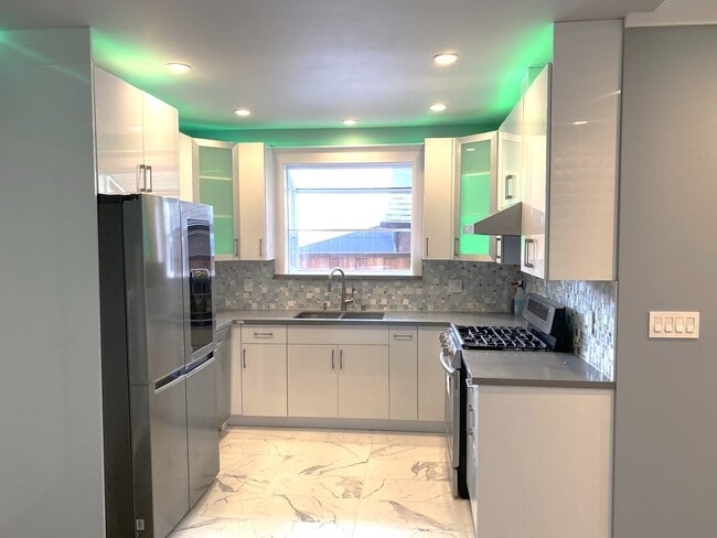 Photo - 265 Flournoy St