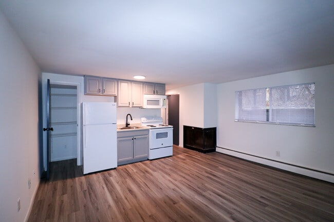 Photo - 6115-6126 Plymouth Avenue