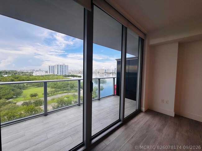 Photo - 16385 Biscayne Blvd Unit 1204