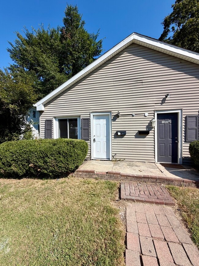 Photo - 1232-1234 E Sycamore St