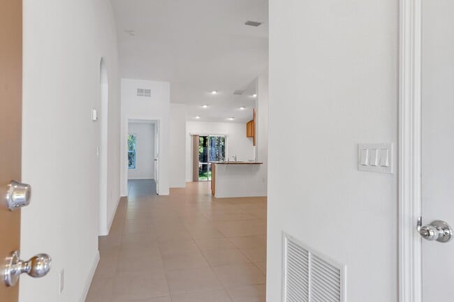 Photo - 117 Wellwood Ln Unidad A