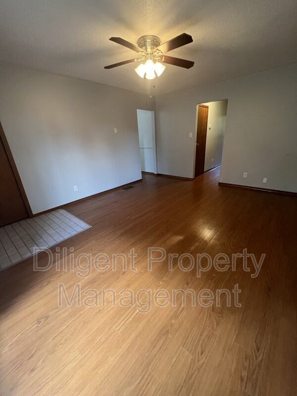 Photo - 926 Dainard Dr