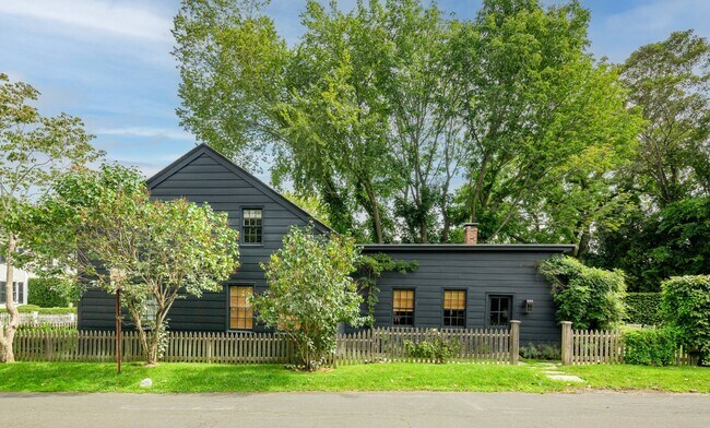 Photo - 23 Concord St