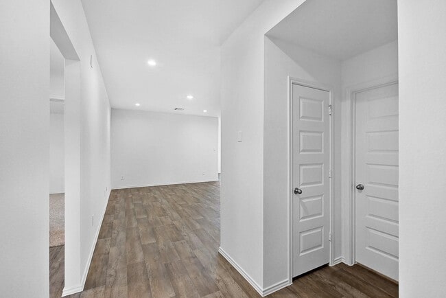 Photo - 30947 Brightwell Bnd