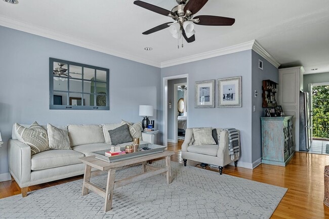 Photo - Beautiful 2bd/1ba Condo in VA Highlands w/ Balcony and Pool!!