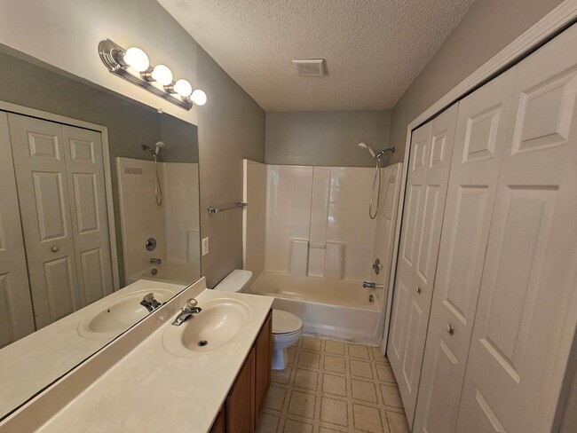 Photo - Spacous End-unit townhome in University