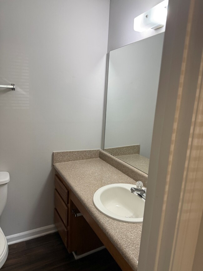 Bath - Birchwood Apartments