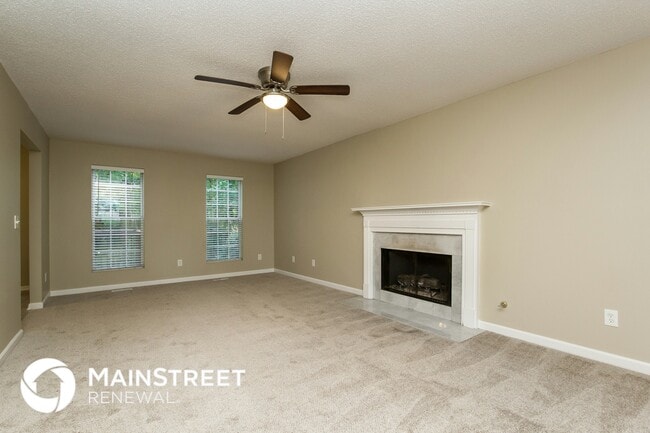 Photo - 278 Castleair Dr NE