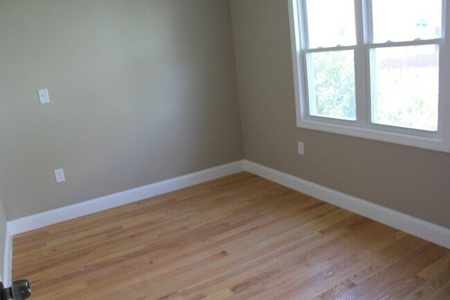 Photo - 124 Emerald St Unit 1