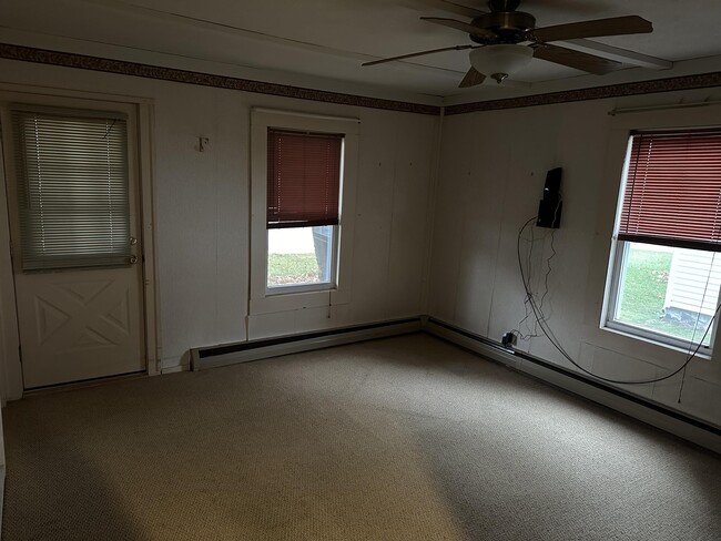 Photo - 715 Farnsworth St