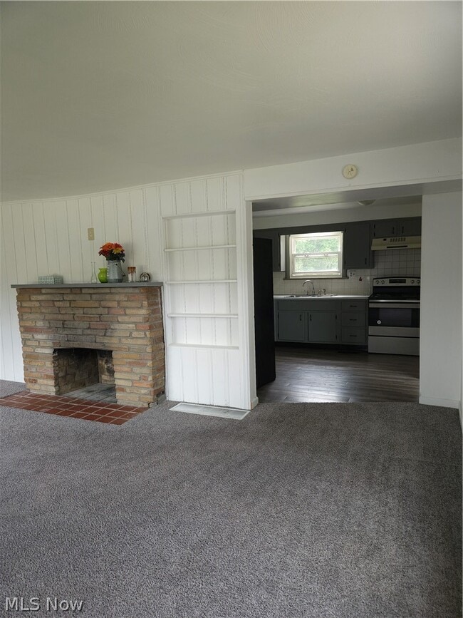 Photo - 4660 Darrow Rd