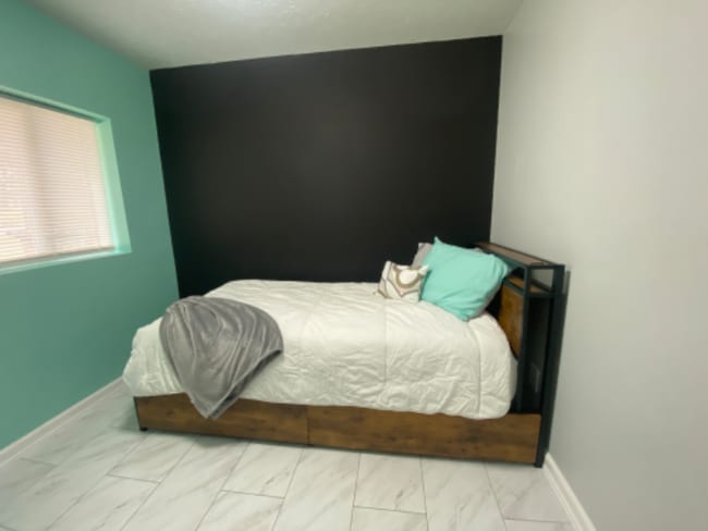 Photo - 1962 West Alex Bell Road