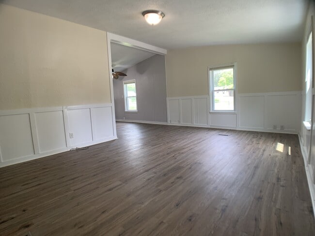 Photo - 4202 NE 3rd St