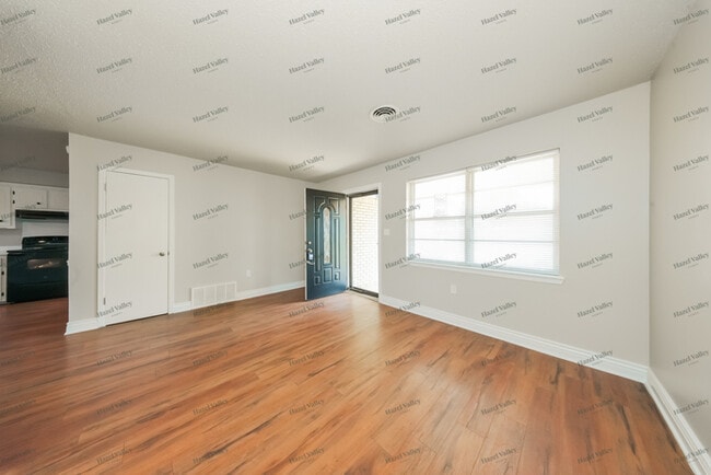 Photo - 2217 Connie Dr