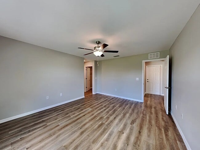 Photo - 602 Lindsborg Trail