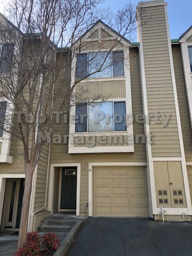 Spacious 2 Bd/ 2.5 Ba/ 1405 sf Walnut Cree... - Spacious 2 Bd/ 2.5 Ba/ 1405 sf Walnut Cree... Townhome