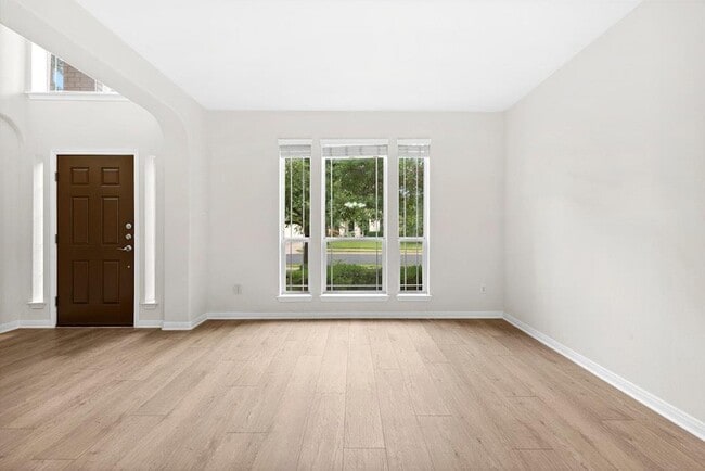 Photo - 903 Fork Ridge Path