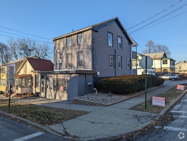 Building Photo - 34 Hoffman St Unit 2 Rental