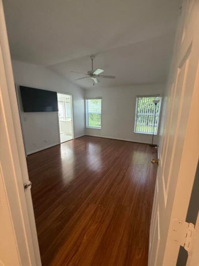 Photo - 100 Cocoplum Cir
