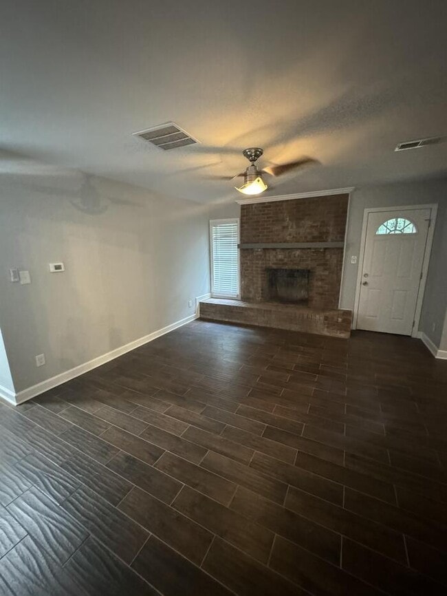 Photo - Single-Family Home - Whitehaven - 3bed/2bath