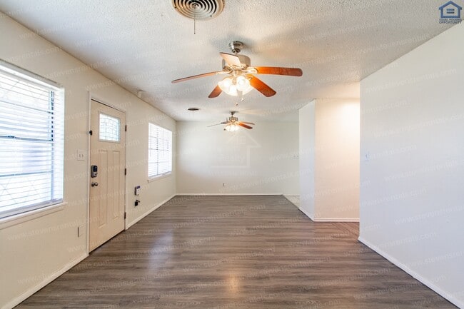 Photo - 717 SW Ranch Oak Blvd