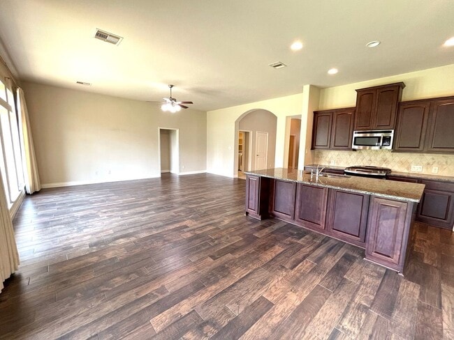 Photo - 2302 Lost Bridge Ln