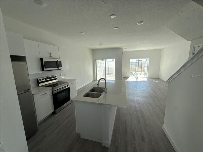 Photo - 420 Famagusta Dr